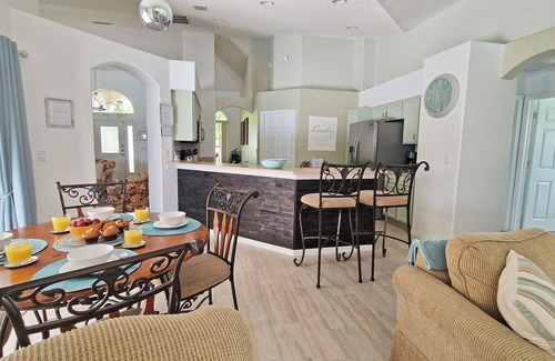Orange Tree Villa | 20 mins Disney, Secluded Pool & Spa, Games Room, WiFi, Spacious, Good for Groups
