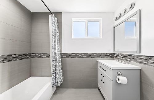 Zaferia Apartment | 20 mins to Disneyland and Convention Centers