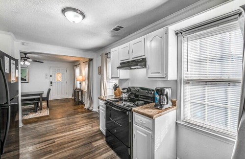 Ellendale House | 20 Minutes from Downtown - Blues City Retreat