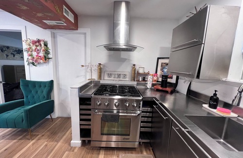 North Bergen Apartment | 20 Minutes from Time Square