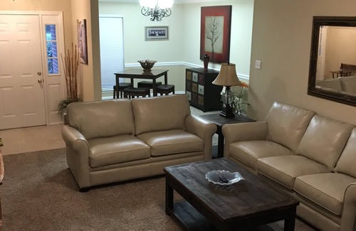 Foley House | 20 MINUTES TO BEAUTIFUL WHITE SANDY BEACHES