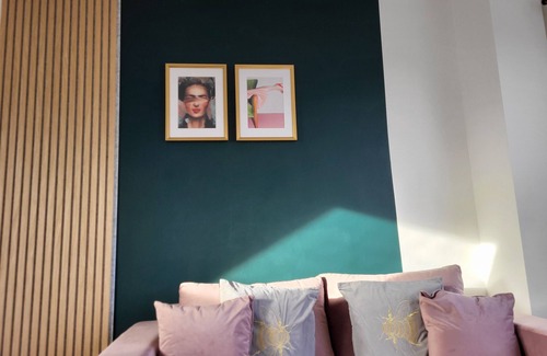 Tooting Apartment | 20 Minutes to central London. Stylish 2 bed apartment with skyline views