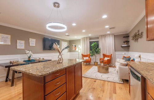 Constable Hook Condo | 20% Off. Ask Abt Deals. Stunning 3BR 2BA 7Beds 11 Ppl. American Dream 15 mins