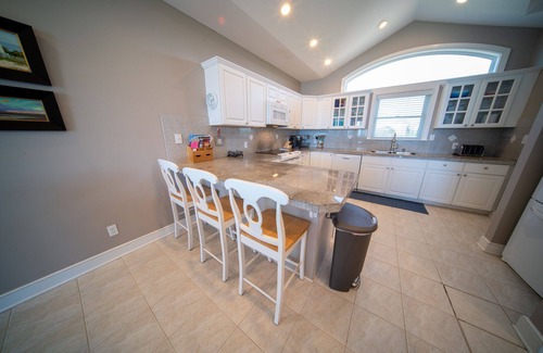 Plantation House | 20% OFF FALL! Beachfront, 5BR/4BA Sleeps 10, 3 Community Pools!