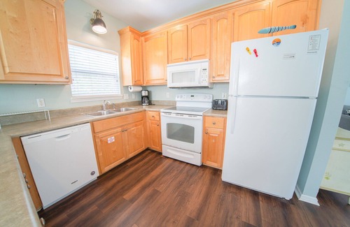 Plantation House | 20% OFF FALL! Plantation Home, Dog Friendly, Private Pool, Sleeps 10!