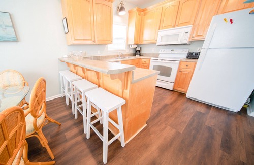 Plantation House | 20% OFF FALL! Plantation Home, Dog Friendly, Private Pool, Sleeps 10!
