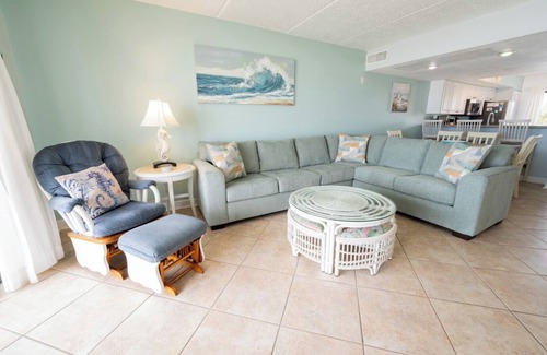 St. George Island Condo | 20% OFF FALL! Remodeled bathrooms! BEACHFRONT condo, Community Pool