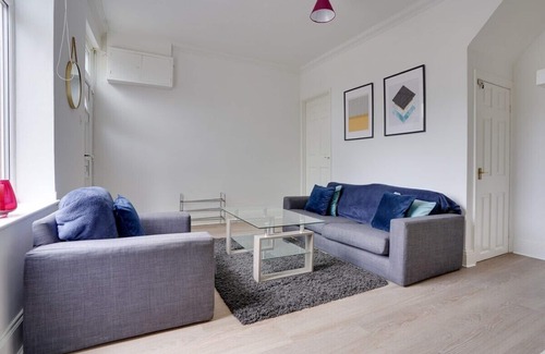 Newbottle House | 20%Off -Furnished House/Wi-Fi/Free parking/6 Guest