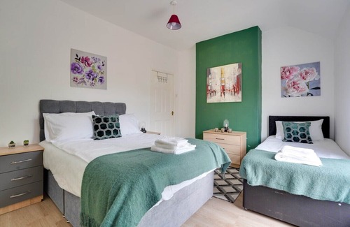 Newbottle House | 20%Off -Furnished House/Wi-Fi/Free parking/6 Guest