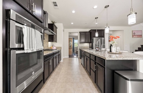Mira Loma House | 20% OFF MONTHLY! Spacious 5Be/4Ba house near ONT Airport