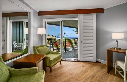 Hanamaulu Hotel | 20% off new listing discount!4 Star Beachfront Resort. AC. Restaurant. Pool. Gym
