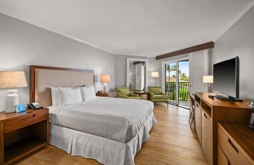 Hanamaulu Hotel | 20% off new listing discount!4 Star Beachfront Resort. AC. Restaurant. Pool. Gym