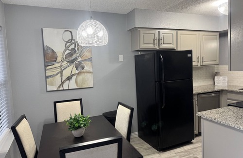 Irving Condo | 20% OFF Upgraded 2bd 1.5 bath loft condo DFW south - Irving