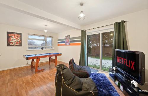 Belluton House | 20 percent off! Large Spacious Abode with Games Room!