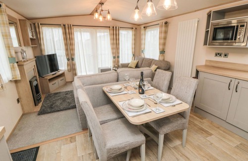 West Heslerton Cottage | 20 WOLDS VIEW, pet friendly, with a garden in West Heslerton