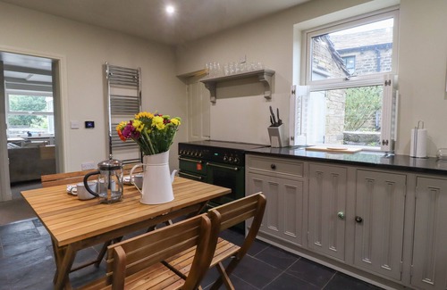 Dobcross Cottage | 20 Wool Road