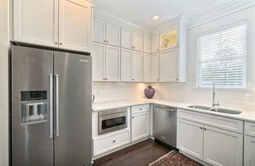 Bluffton House | 200 Goethe Rd - LUXURY COTTAGE IN DOWNTOWN BLUFFTON! MINUTES TO MAY RIVER!