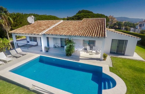 Elviria Villa | 200 m² Villa ∙ 4 bedrooms ∙ 10 guests