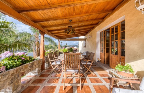 Tafira Villa | 200 m² Villa ∙ 5 bedrooms ∙ 10 guests