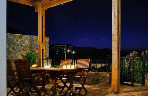 Istron Villa | 200 m² Villa ∙ 4 bedrooms ∙ 10 guests