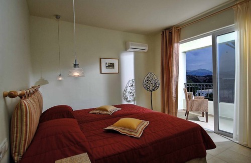 Istron Villa | 200 m² Villa ∙ 4 bedrooms ∙ 10 guests