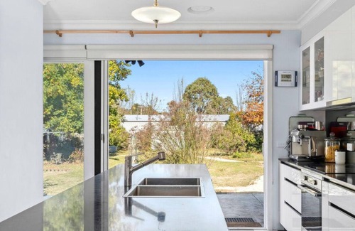 Birregurra House | 200 metres from main street