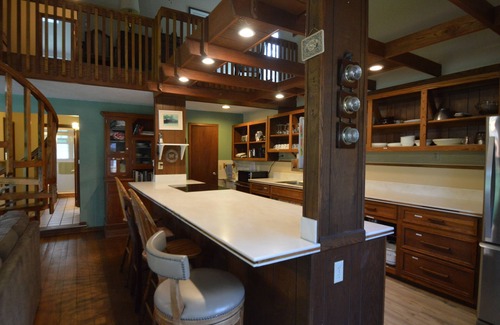 New Plymouth House | 200+ private wooded acres to explore onsite, with DirecTV, WiFi, & Pet Friendly