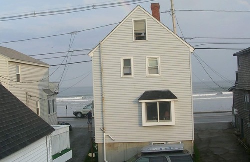 York Harbor House | 200 Steps to the Atlantic Ocean