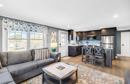 Hyannis Condo | 200 Yards from Sea Street Beach and Shared Pool Access!