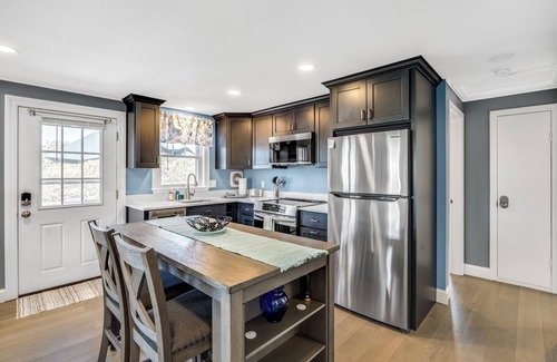 Hyannis Condo | 200 Yards from Sea Street Beach and Shared Pool Access!