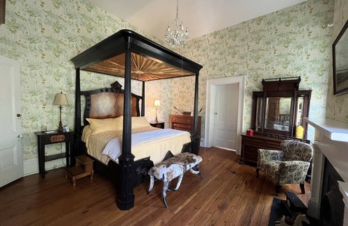 Russellville Bed & Breakfast | 200 Yr Old Historical Southern Mansion with History To Spare.