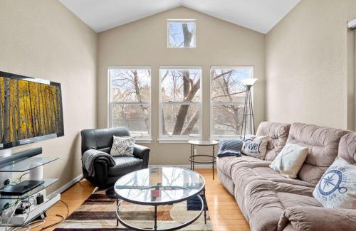 Lafayette House | 2007 N Fork Dr