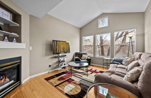 Lafayette House | 2007 N Fork Dr