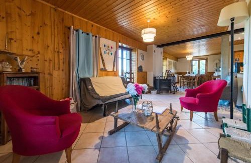 Albiez-le-Jeune Ski Chalet | 200m chalet for 14 people with a panoramic view of the valley