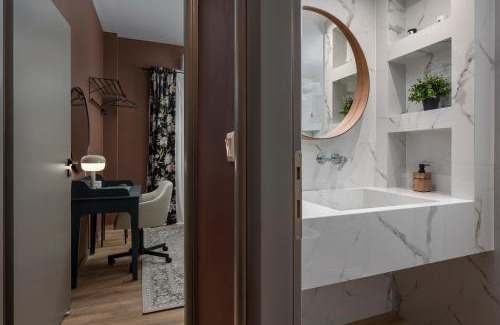Thissio Apartment | 200m from Metro Station & Near Acropolis Hill