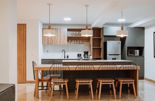 La Florida Apartment | - 201 Provenza ⚡ Astonishing 3BR - A/C ⚡ Private Jacuzzi