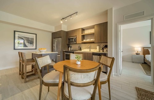Glenvar Heights Apartment | #201 - Tucker Dadeland