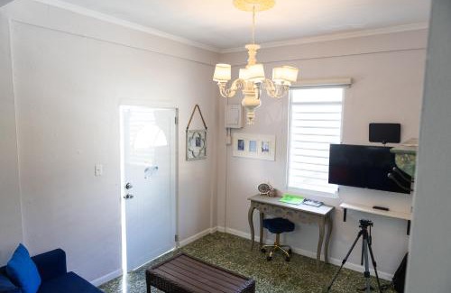 San Mateo Apartment | 201-Vintage Modern Haven in the City, Near the Beach with Free Parking