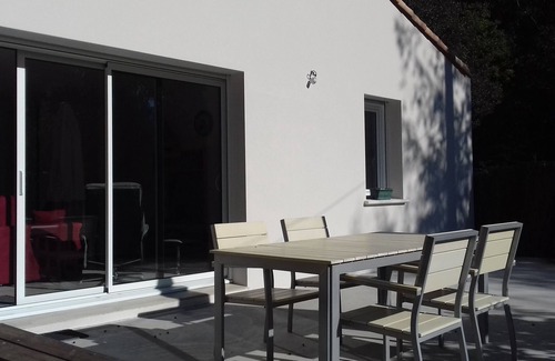 Jard-sur-Mer House | 2017 house with enclosed garden 5 minutes from the sea