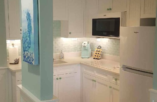 Old Naples Condo | 2018 - NEWLY RENOVATED CONDO BY THE BEACH #2