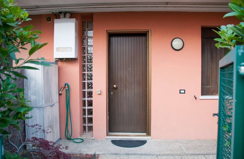 San Trovaso Apartment | 2018 renewed cozy apartment in Private area.