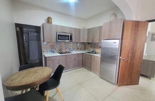 Ocean Park Apartment | 2019 Cacique by Stay with Bear