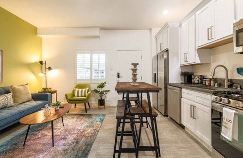Santa Ana Apartment | 202 Broadway · Modern Home W/Charming King Suite | 6Mi to Disney!