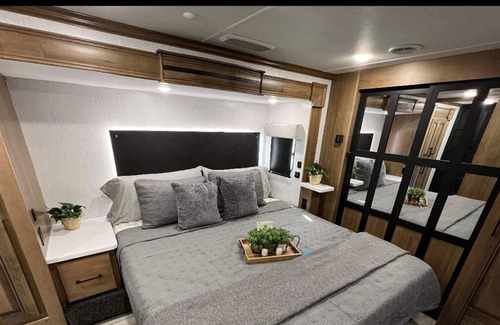 Fort Ogden House | 2021 Heartland Bighorn 5th wheel Fort Myers