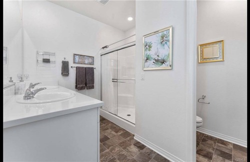 Fontana Condo | 2022 Built~Has a Downstairs Suite~Multiple HOA Parks~Monthly~讲中文