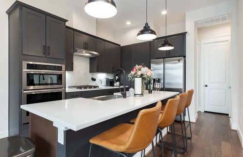 South Central Houston House | ✨2022 *NEW* Modern 4Bed/3.5Bath townhome Downtown✨