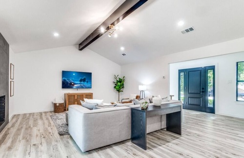 Grapevine House | 2022 remodel-Beautiful Grapevine home.