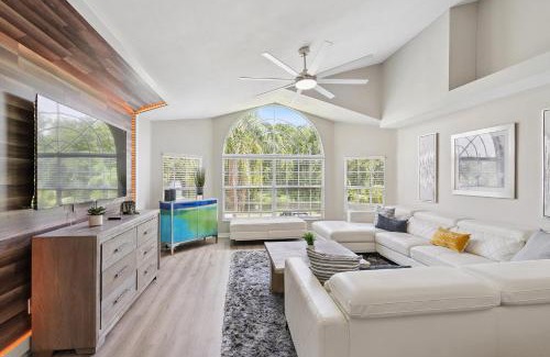 Royal Palm Bay Apartment | 2022 Royal Bay #94