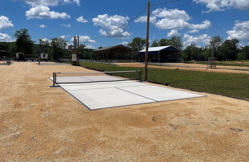 Bath Springs House | 2024 Airstream Flying Cloud 30FB - Fishermans Hideaway Campsite Included