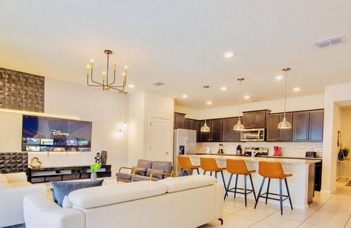 Davenport House | *2024* Fun 5BD/4.5BH w/GameRoom - 8mi/Disney